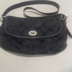 Coach Signature Elegant Black Vintage Designer Shoulder Bag